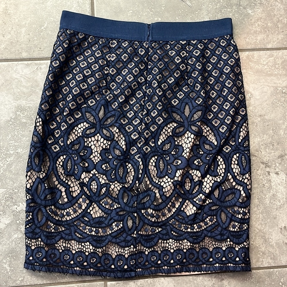 Elegant Navy Lace Skirt - Picture 4 of 5